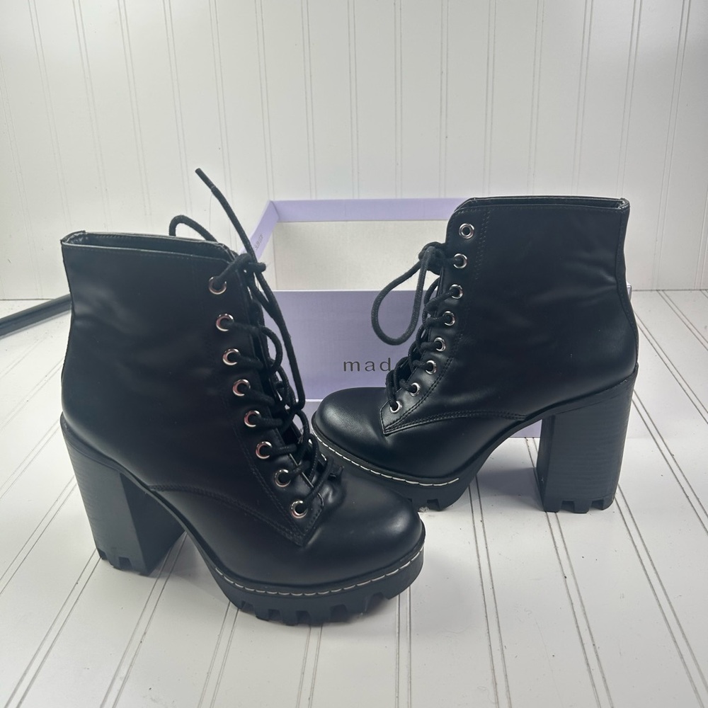 Madden Girl Black Chunky Lace-Up Block Heel Boots Womenโs Size 6.5 - Picture 2 of 8